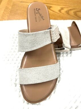 Seychelles Linen Double-Strap Memory Foam Sandals. Size 7 1/2.